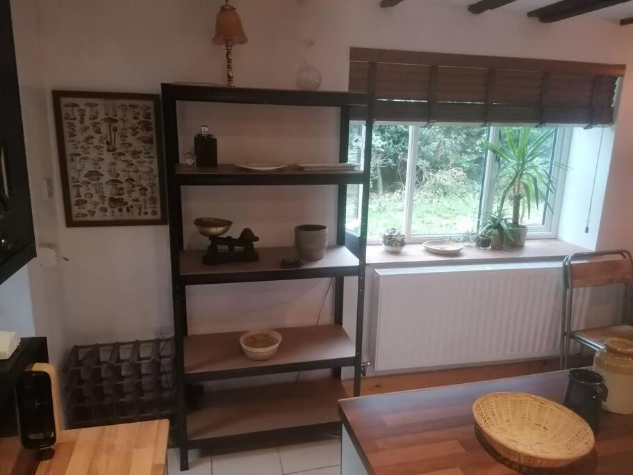 The Old Barn, Cosy Townhouse In Leominster Villa Екстериор снимка