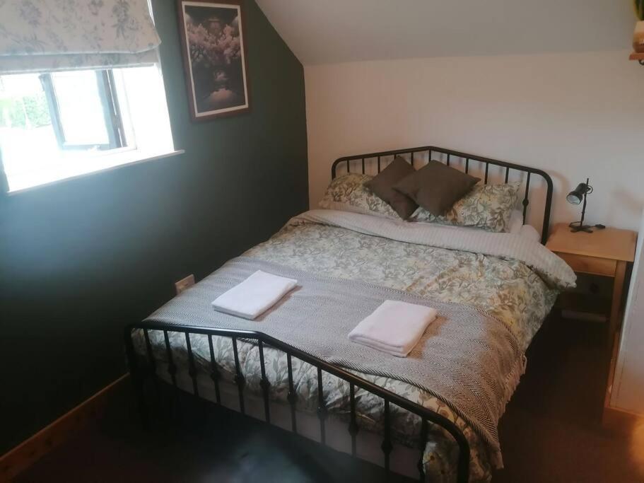 The Old Barn, Cosy Townhouse In Leominster Villa Екстериор снимка